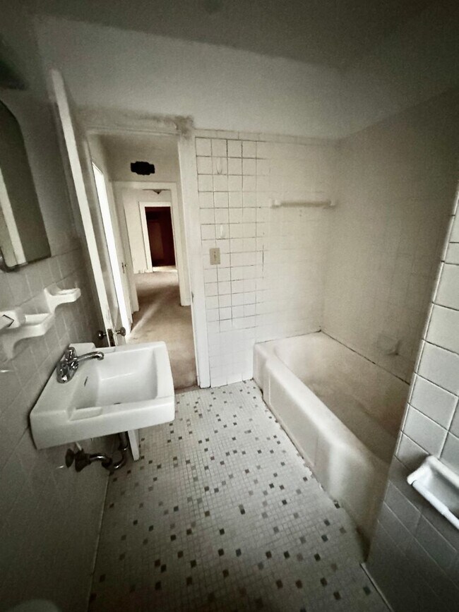 Building Photo - 2603 Lane Ave