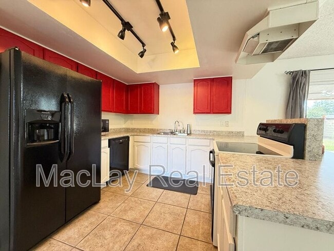 Building Photo - 2535 E Maryland Dr