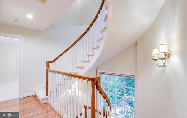 Building Photo - 1601 Colonial Hills Dr