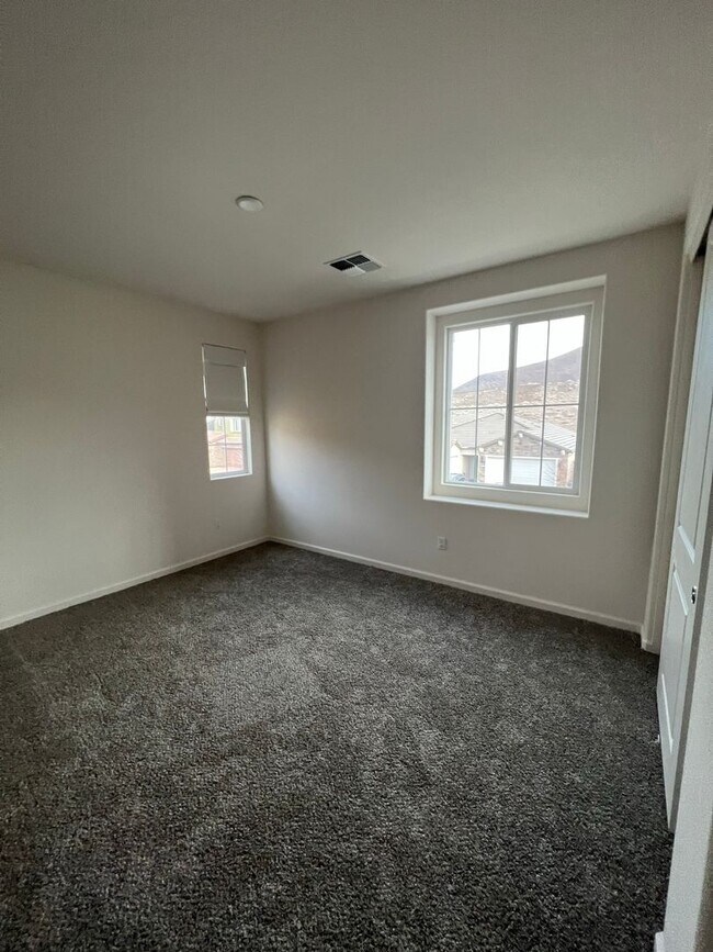 Building Photo - 3140 Show Jumper Ln