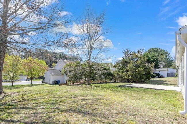 Building Photo - 404 Quartz Dr