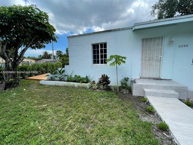 Building Photo - 6344 NW Miami Pl