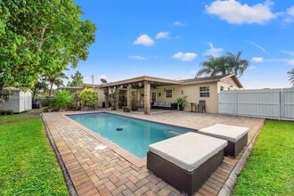 Building Photo - 3605 SW 122nd Pl