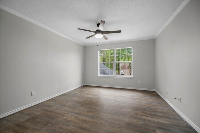 Building Photo - 3718 Treasure Island Dr