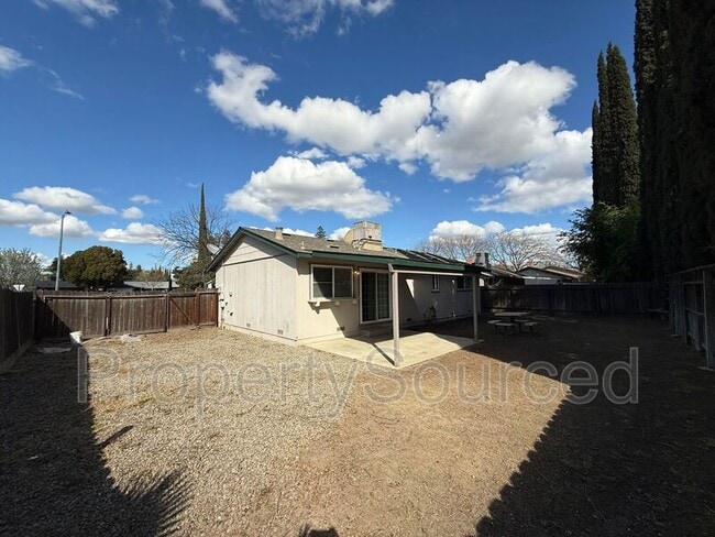 Building Photo - 1708 Applegate Dr