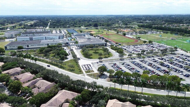 Building Photo - 3887 Tree Top Dr