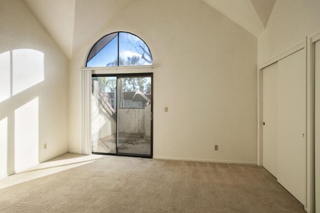 Building Photo - 2890 E Huntington Blvd