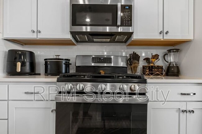 Building Photo - 1905 Manassa St