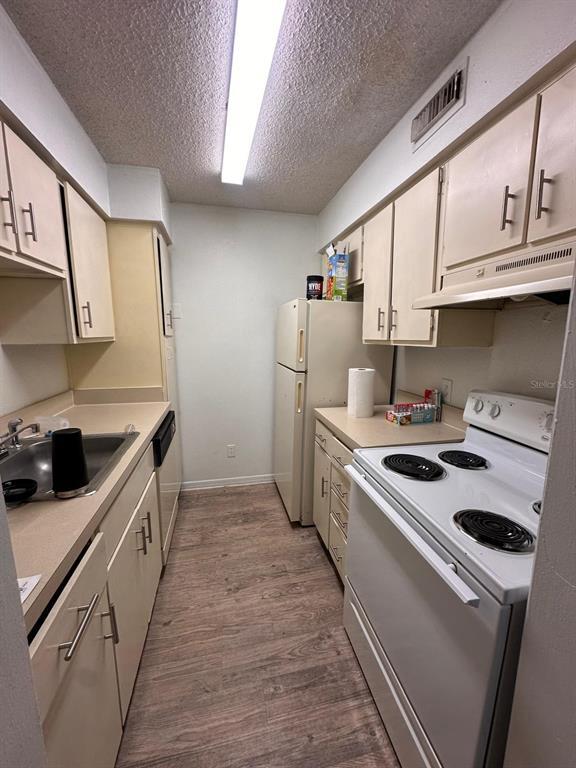 Building Photo - 820 Camargo Way