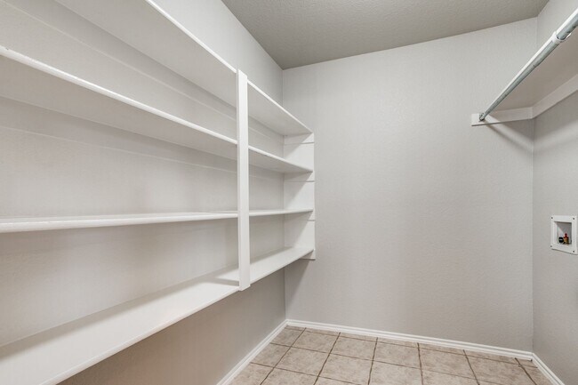 Building Photo - Upgraded 3 bedroom in Master Planned Community of Travis Ranch!!