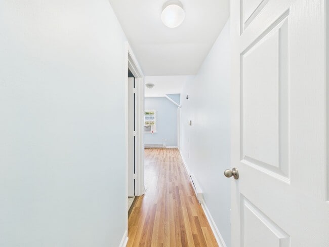 Building Photo - Charming 2-Bedroom near Gypsy Hill Park