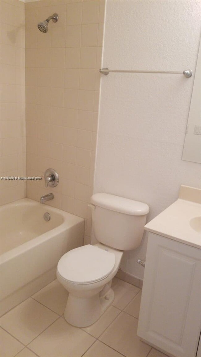 Building Photo - 2041 Nassau Dr