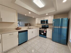 Building Photo - 521 SW 47th Terrace