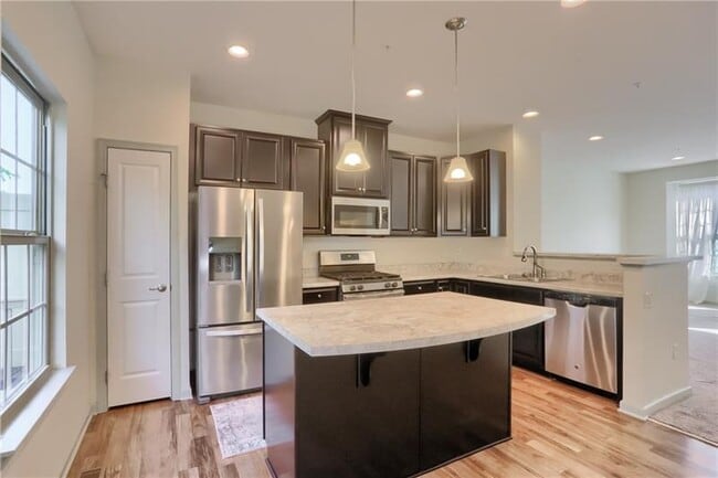 Building Photo - 126 Arbor Trail Dr
