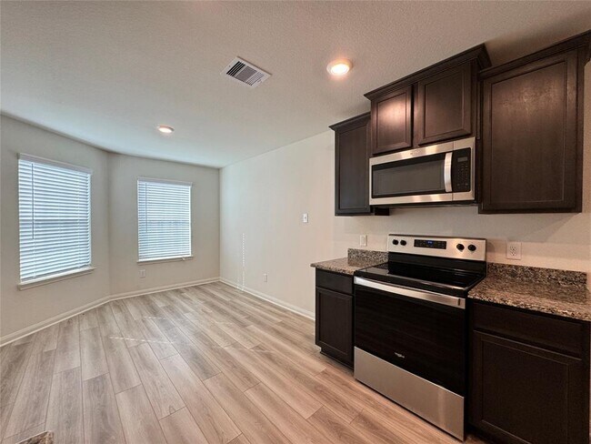 Building Photo - 7922 Vacek Meadows Loop
