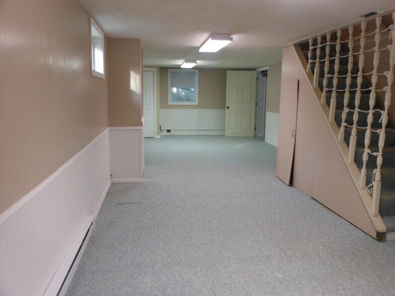 Building Photo - 14 Lyman Rd