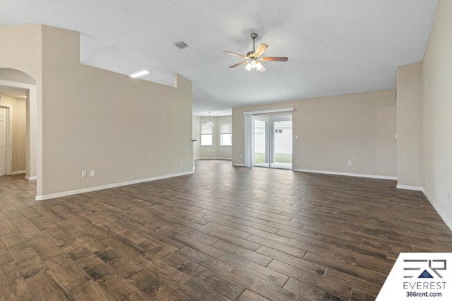 Building Photo - 39 Firethorn Ln