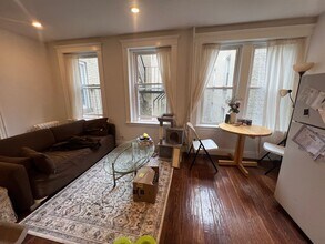 Building Photo - Don't miss out on this amazing deal!