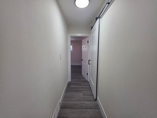 Building Photo - Remodeled Single Story in College neighborhood!