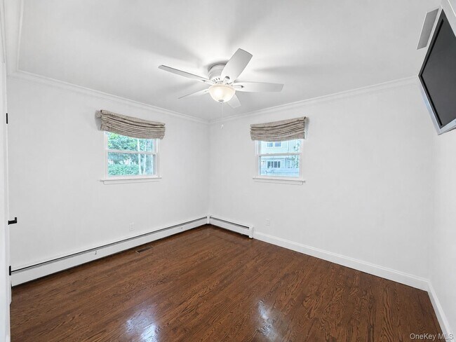 Building Photo - 40 Edgewood Rd