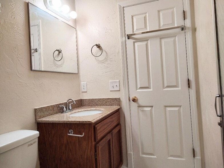 Bathroom - 1308 E 19th Ave