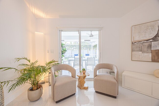 Building Photo - 23246 L'Ermitage Cir