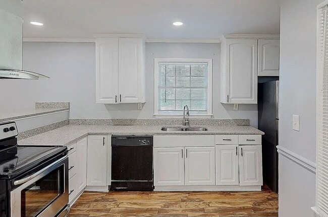 Building Photo - 1769 Timothy Dr SW