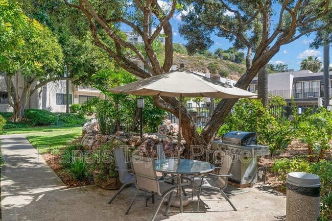 Building Photo - 6780 Friars Rd