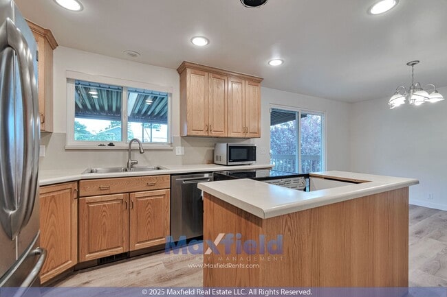 Building Photo - Millcreek Area Newly Updated - 4BD 2 BA 2GAR