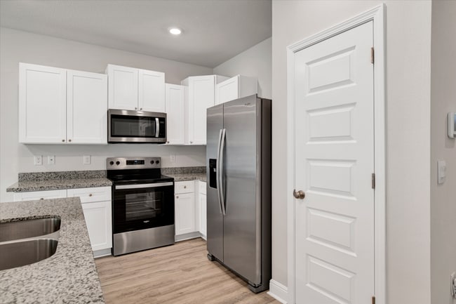 Building Photo - New Townhome near UWF and Nine Mile Rd