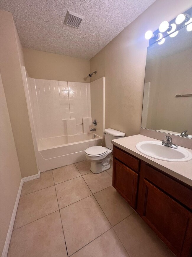 Building Photo - 1209 SW Idol Ave