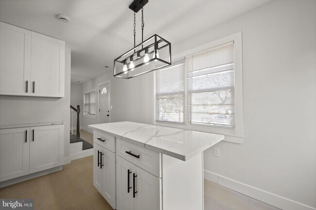 Building Photo - 821 S Woodlynn Rd