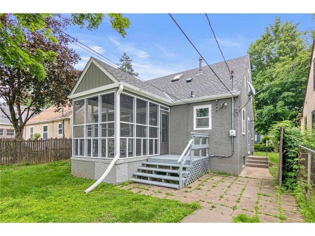 Building Photo - 5712 25th Ave S