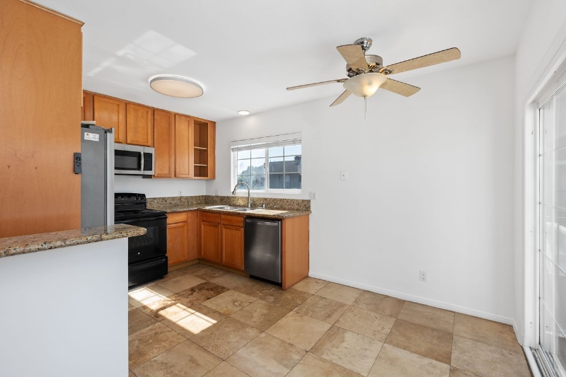 Building Photo - 1499 Broadway