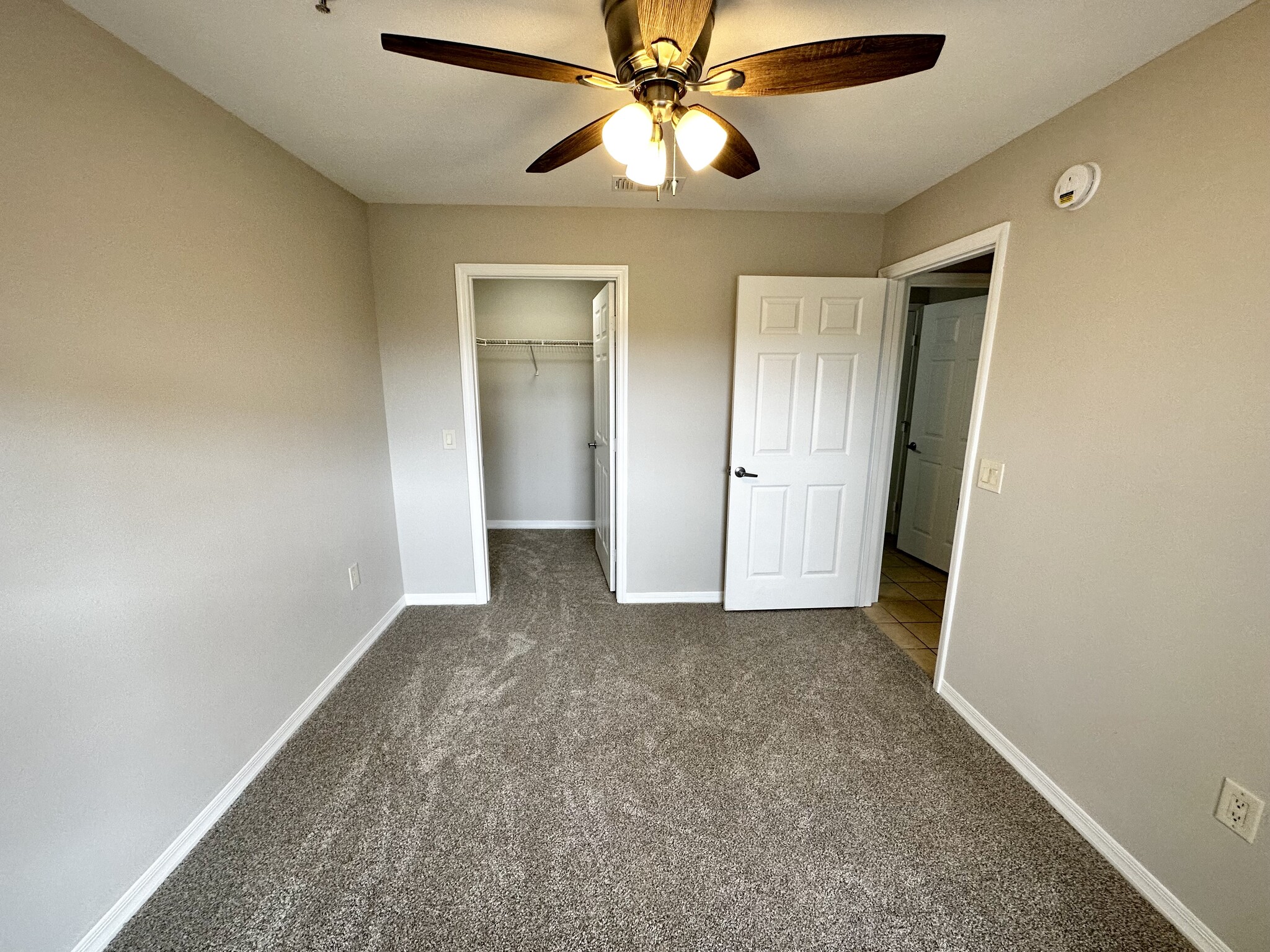 Building Photo - 4274 Calinda Ln