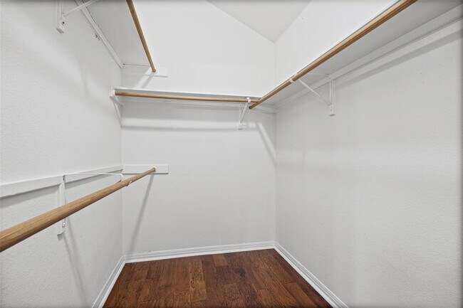Building Photo - 13019 Scofield Farms Dr