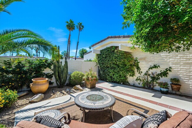 Building Photo - 44825 Guadalupe Dr