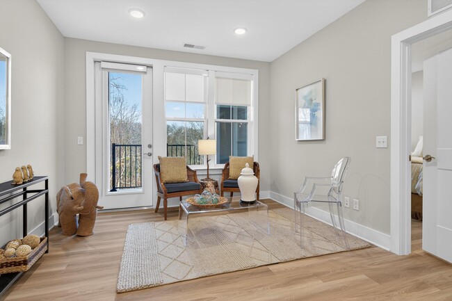 Building Photo - 76 Old Mill Bottom Rd N