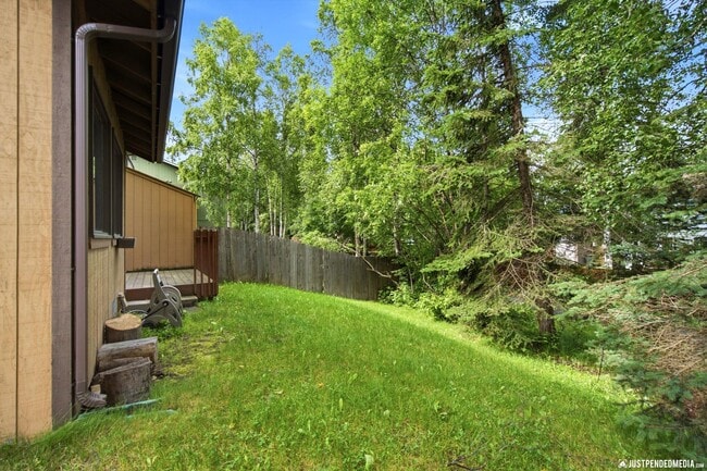 Building Photo - 18625 S Lowrie Loop