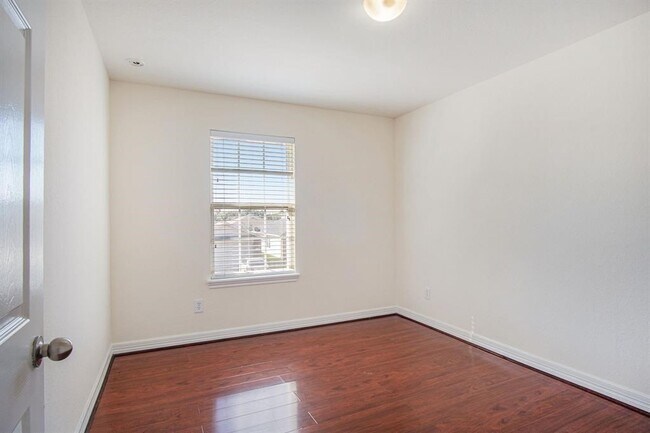 Building Photo - 19718 Summerlin Dr