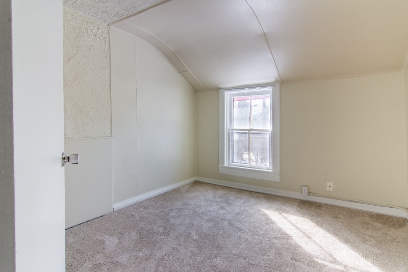 Building Photo - 1038 Summer St NE