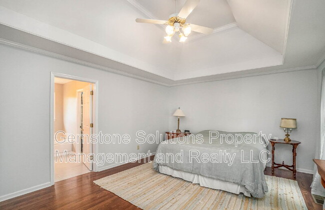 Building Photo - 4446 Pratt Ln