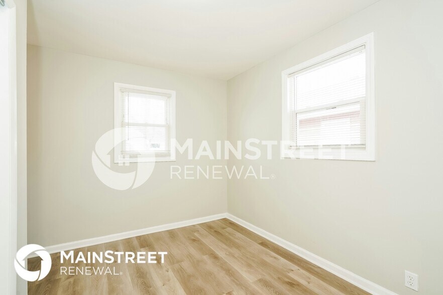 Building Photo - 340 S Dearborn St