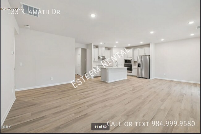 Building Photo - 133 Klamath Dr