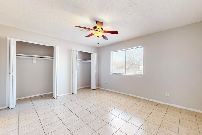 Building Photo - Taylor Ranch 4/BD 2/BA 2/CG