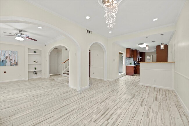 Building Photo - 201 Vanderpool Ln