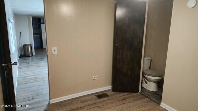 Building Photo - 10117 New Kings Rd