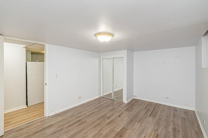 Building Photo - 7530 N Oakley Ave