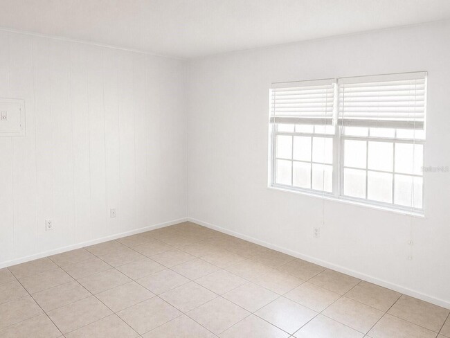Building Photo - 1400 Eudora Rd