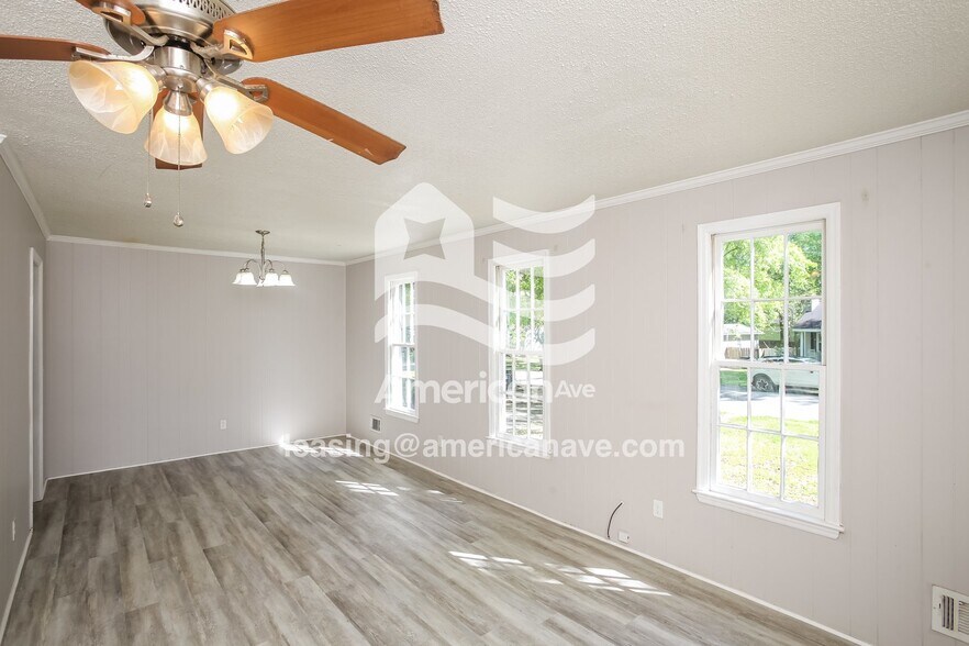 Building Photo - 148 Minehead Rd